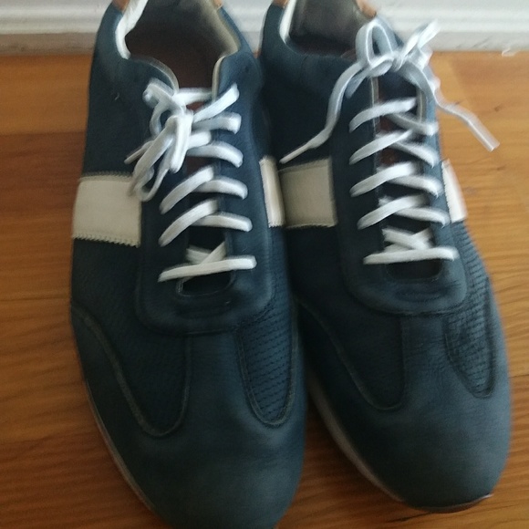 Sneakers - Picture 4 of 4